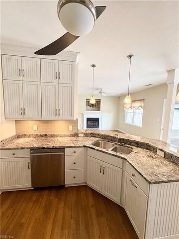 2221 Agecroft RD, Virginia Beach, VA 23454