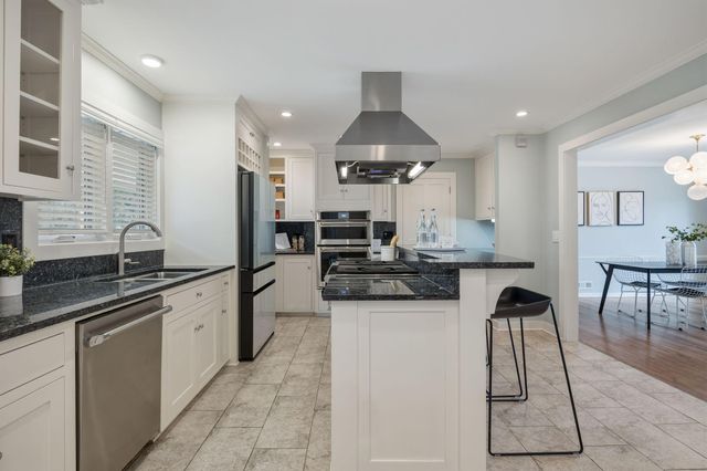 5424 Highwood Drive W, Edina, MN 55436