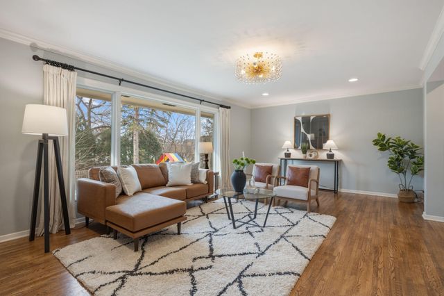 5424 Highwood Drive W, Edina, MN 55436