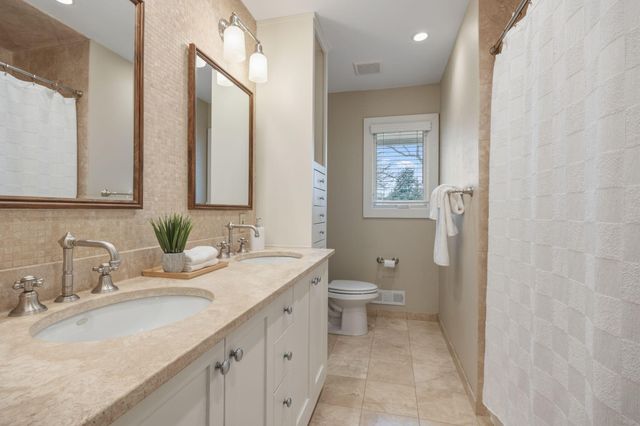 5424 Highwood Drive W, Edina, MN 55436