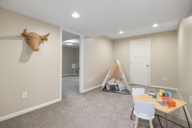 5424 Highwood Drive W, Edina, MN 55436