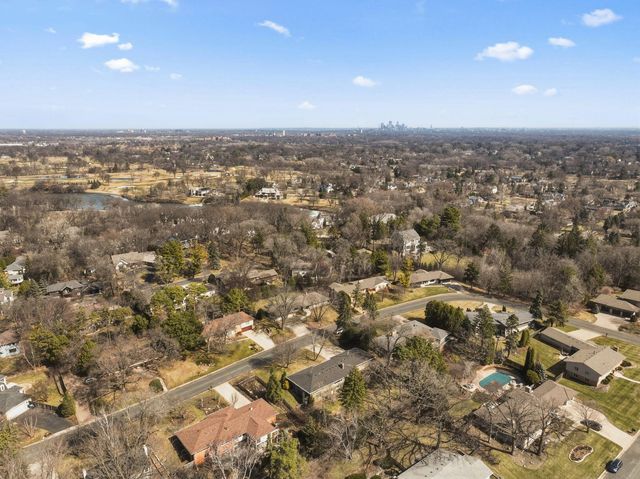 5424 Highwood Drive W, Edina, MN 55436