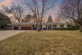 5424 Highwood Drive W, Edina, MN 55436