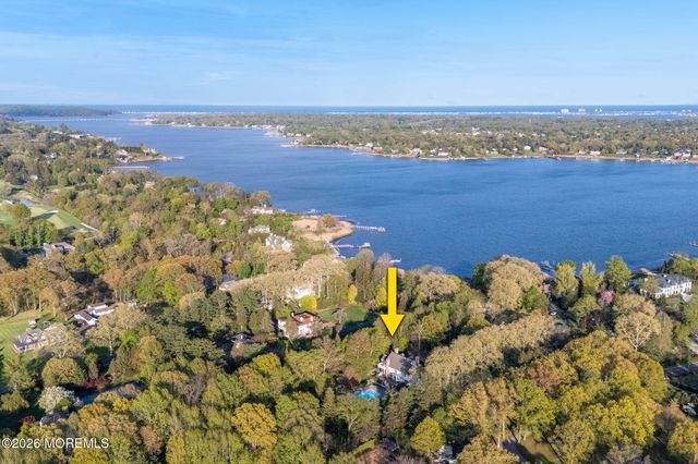 423 Navesink River Road, Middletown, NJ 07748