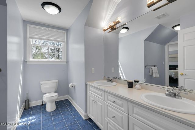 423 Navesink River Road, Middletown, NJ 07748