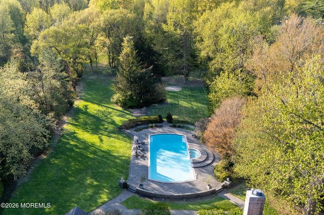 423 Navesink River Road, Middletown, NJ 07748