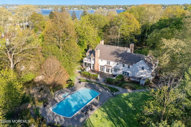 423 Navesink River Road, Middletown, NJ 07748