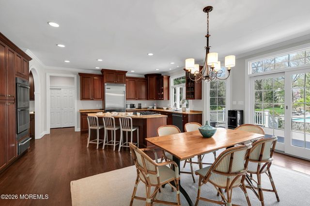423 Navesink River Road, Middletown, NJ 07748