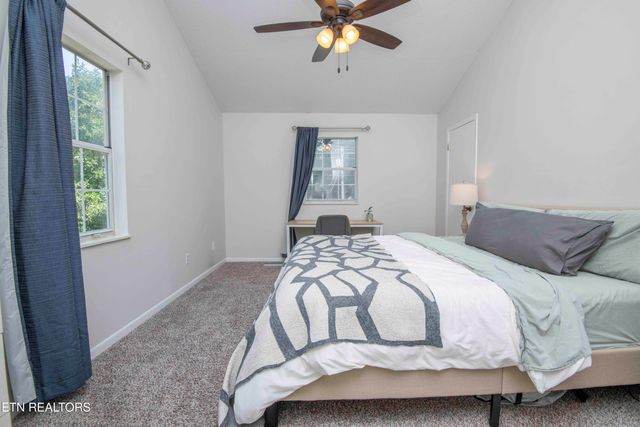 825 Wood Harbour Rd, Knoxville, TN 37934