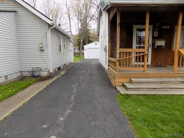 748 East Robinson Street, North Tonawanda, NY 14120