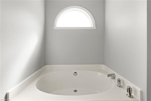 5216 Buckley Forest Trail, Walkertown, NC 27051