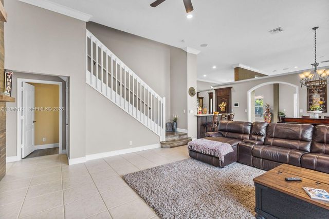 2488 Eagle Run Dr, Weston, FL 33327