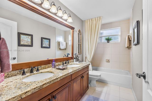 2488 Eagle Run Dr, Weston, FL 33327