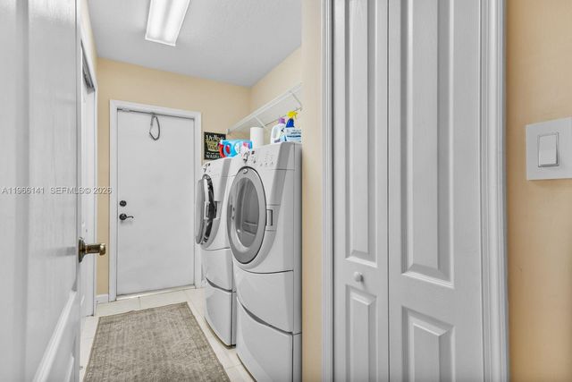 2488 Eagle Run Dr, Weston, FL 33327