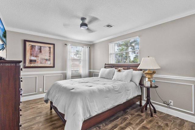 2488 Eagle Run Dr, Weston, FL 33327