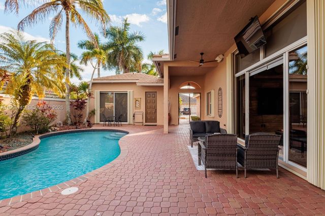 2488 Eagle Run Dr, Weston, FL 33327