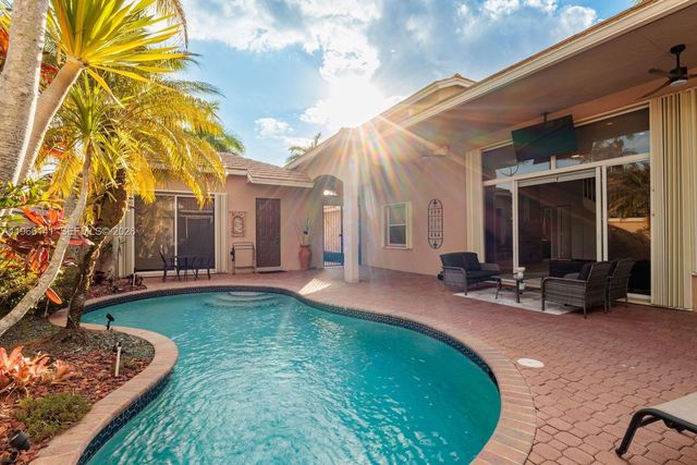 2488 Eagle Run Dr, Weston, FL 33327