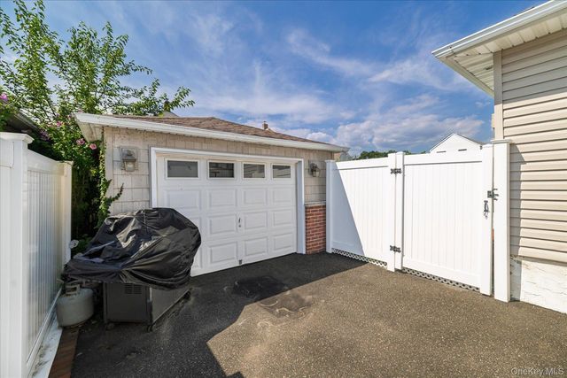 145 Bismark Avenue, Valley Stream, NY 11581