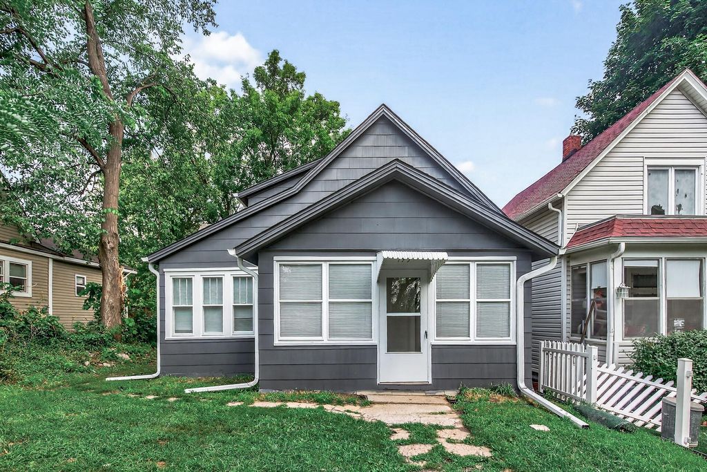 795 Case Avenue, Saint Paul, MN 55106