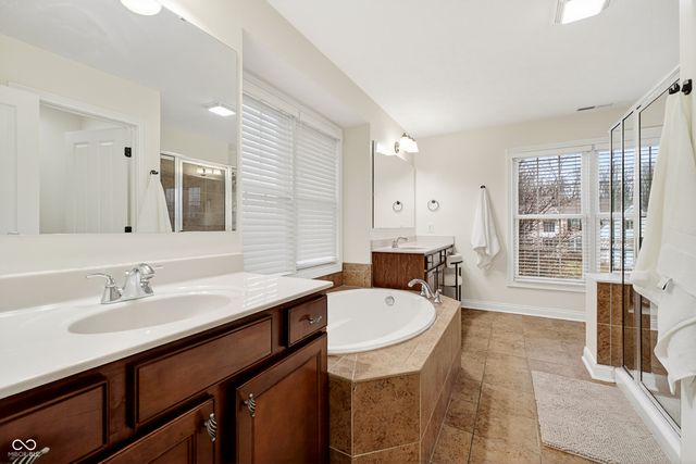 8999 Hearthstone Drive, Zionsville, IN 46077