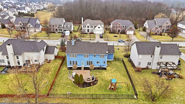 8999 Hearthstone Drive, Zionsville, IN 46077