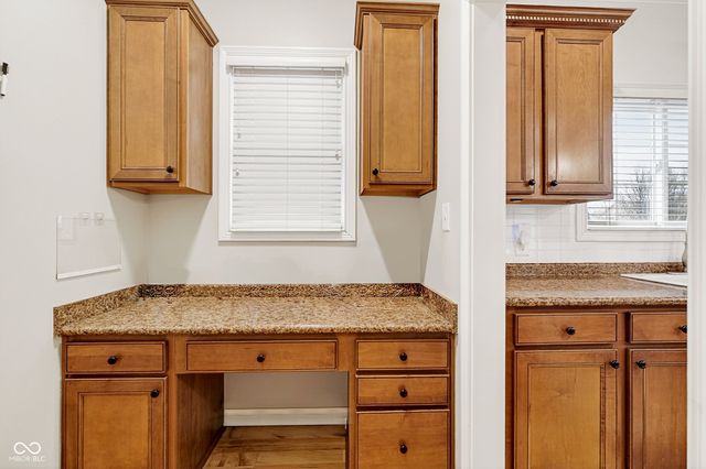 8999 Hearthstone Drive, Zionsville, IN 46077