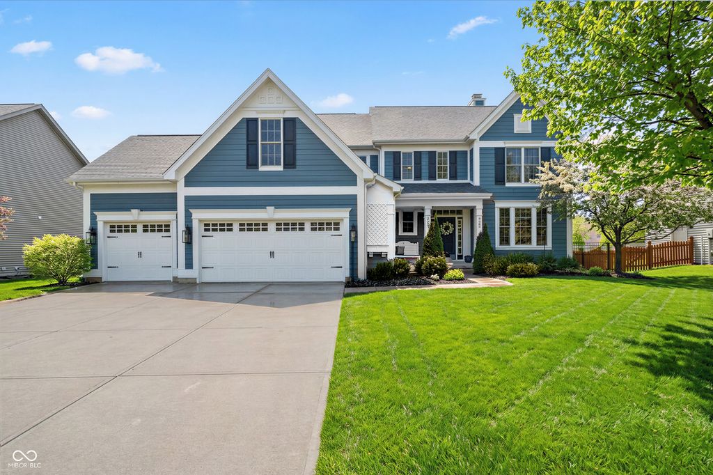 8999 Hearthstone Drive, Zionsville, IN 46077