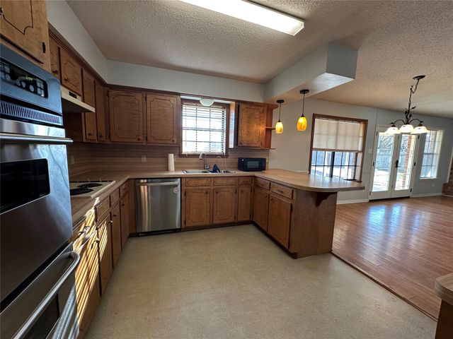 1304 Allison Street, Brenham, TX 77833