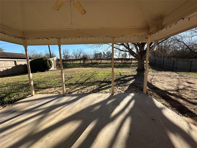 1304 Allison Street, Brenham, TX 77833