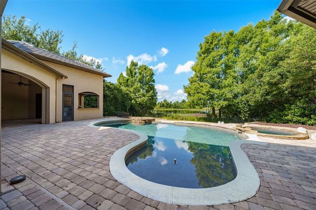 8402 LAKE BURDEN CIRCLE, Windermere, FL 34786
