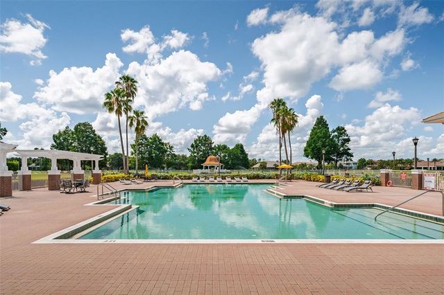 8402 LAKE BURDEN CIRCLE, Windermere, FL 34786