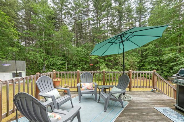 8 Rocky Hill Road, Litchfield, NH 03052
