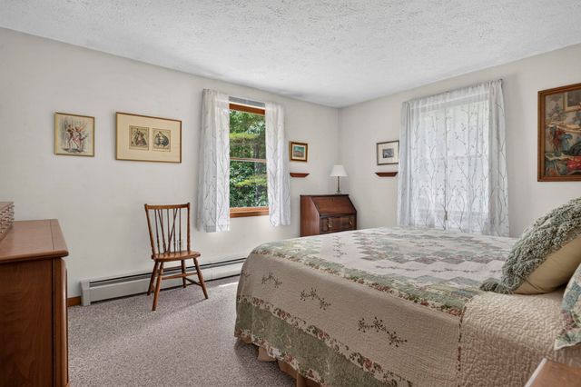 8 Rocky Hill Road, Litchfield, NH 03052