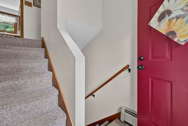 8 Rocky Hill Road, Litchfield, NH 03052
