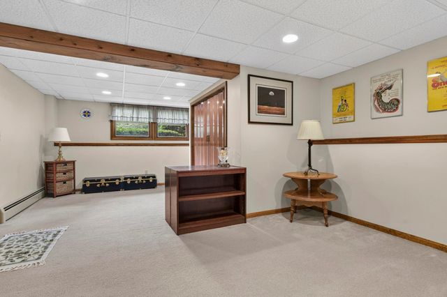 8 Rocky Hill Road, Litchfield, NH 03052