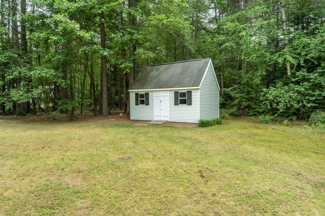 8 Rocky Hill Road, Litchfield, NH 03052