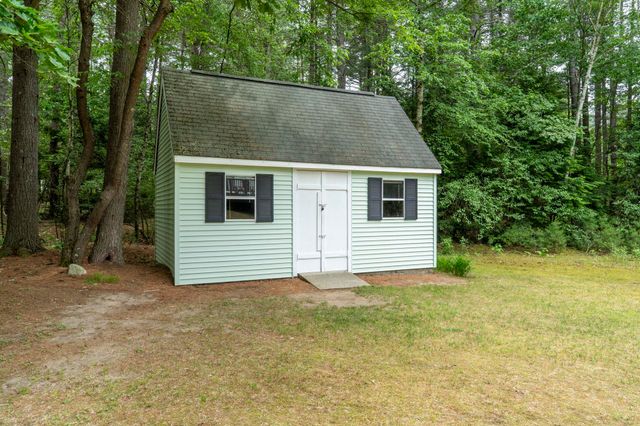 8 Rocky Hill Road, Litchfield, NH 03052