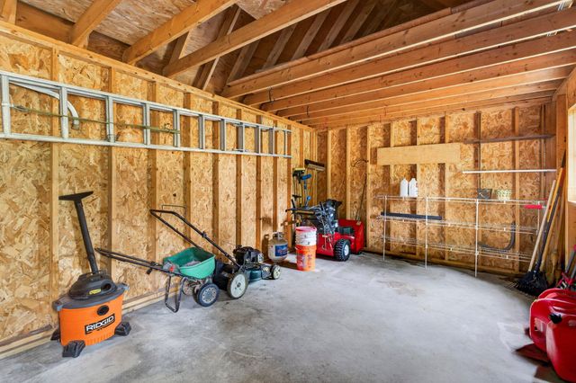 8 Rocky Hill Road, Litchfield, NH 03052