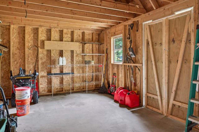 8 Rocky Hill Road, Litchfield, NH 03052