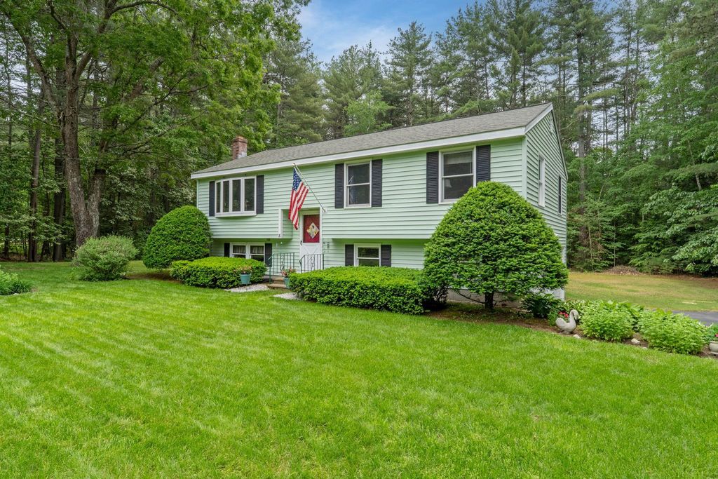8 Rocky Hill Road, Litchfield, NH 03052