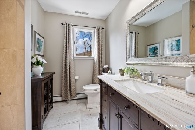 886 Maribou Court, Cheshire, CT 06410