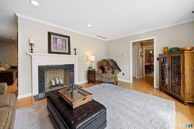 886 Maribou Court, Cheshire, CT 06410