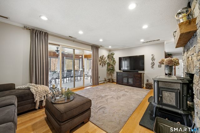 886 Maribou Court, Cheshire, CT 06410