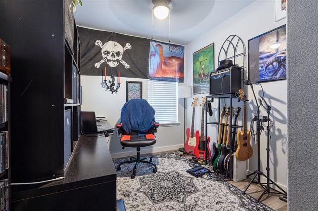 1865 N Scull Creek Drive, Fayetteville, AR 72703