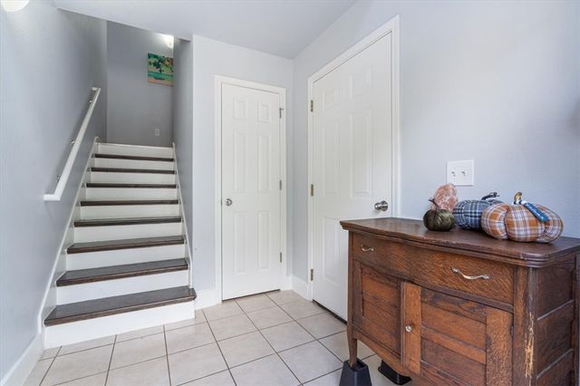 1865 N Scull Creek Drive, Fayetteville, AR 72703