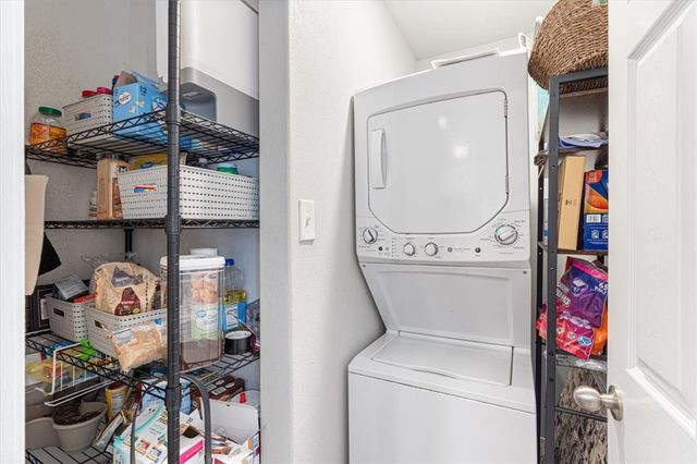 1865 N Scull Creek Drive, Fayetteville, AR 72703