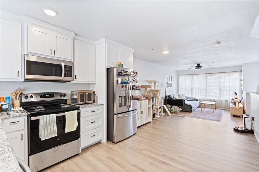 1865 N Scull Creek Drive, Fayetteville, AR 72703