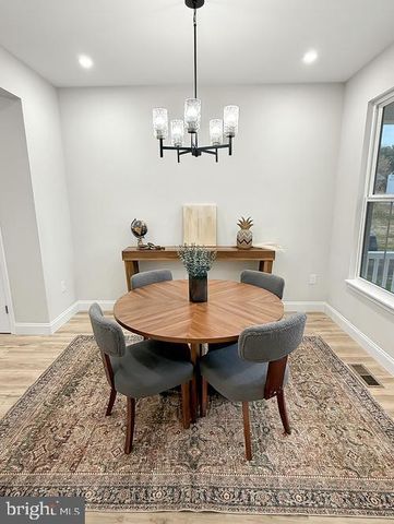 7 ONYX LN, Charles Town, WV 25414