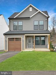 7 ONYX LN, Charles Town, WV 25414