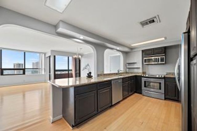 5150 Hidalgo Street 1805, Houston, TX 77056